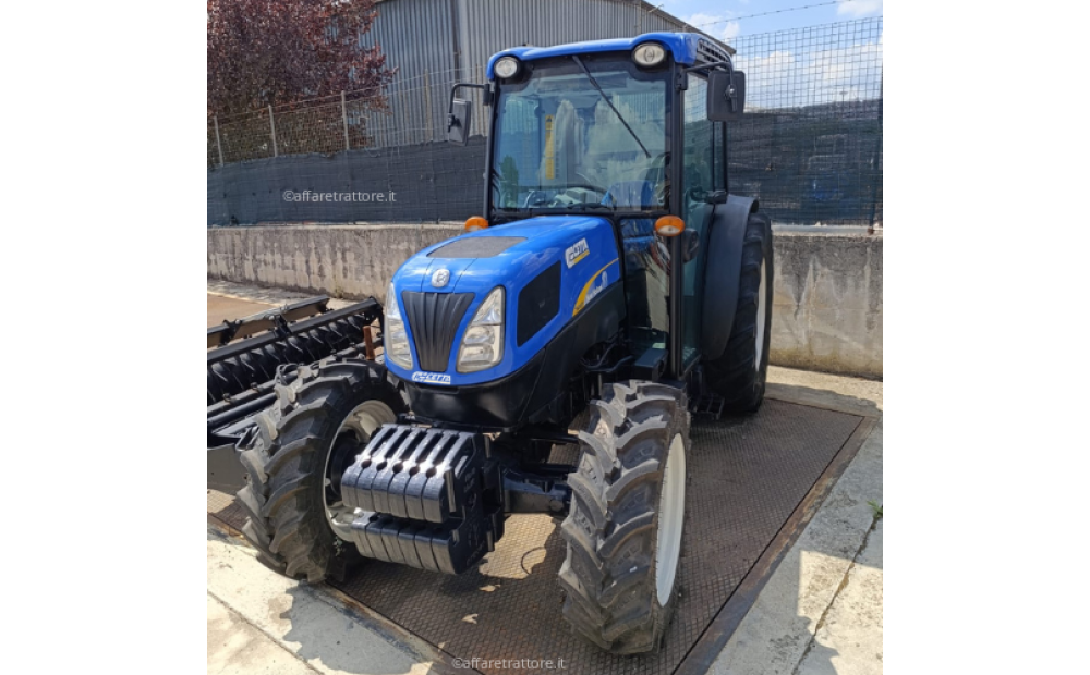 New Holland T4040 D'occasion - 1