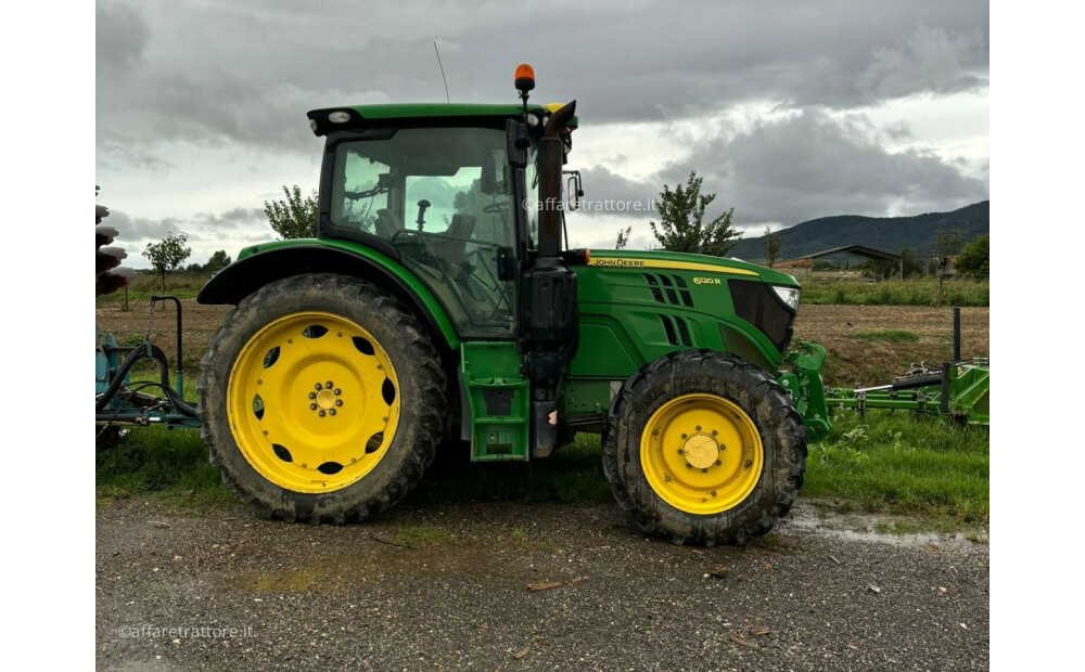 John Deere 6120R Usagé - 2