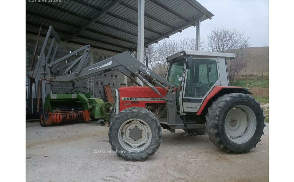 Massey Ferguson 3085 E d'occasion - 1