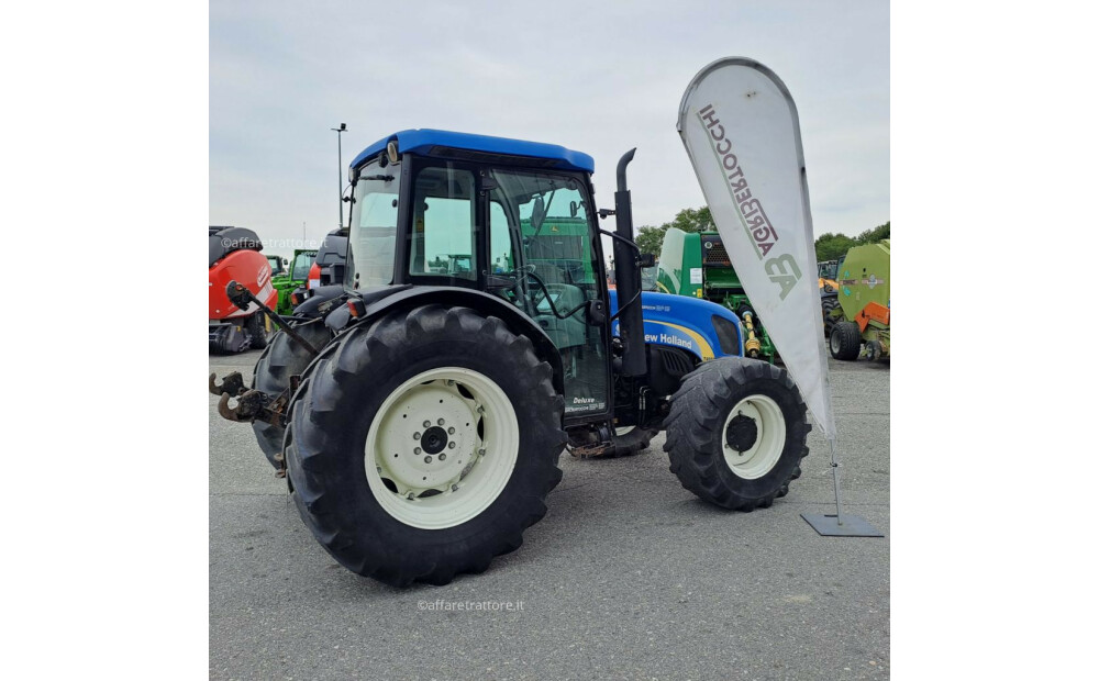 New Holland T4050 DELUXE Usagé - 4