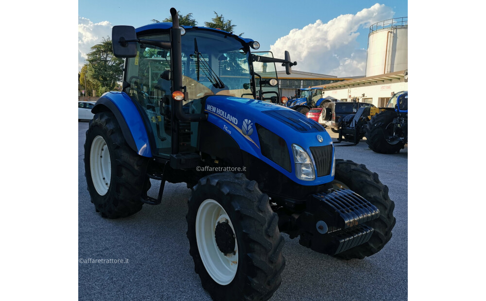 New Holland T4.105 Dual Command avec prise de force synchronisée, essieu avant SuperSteer. - 5