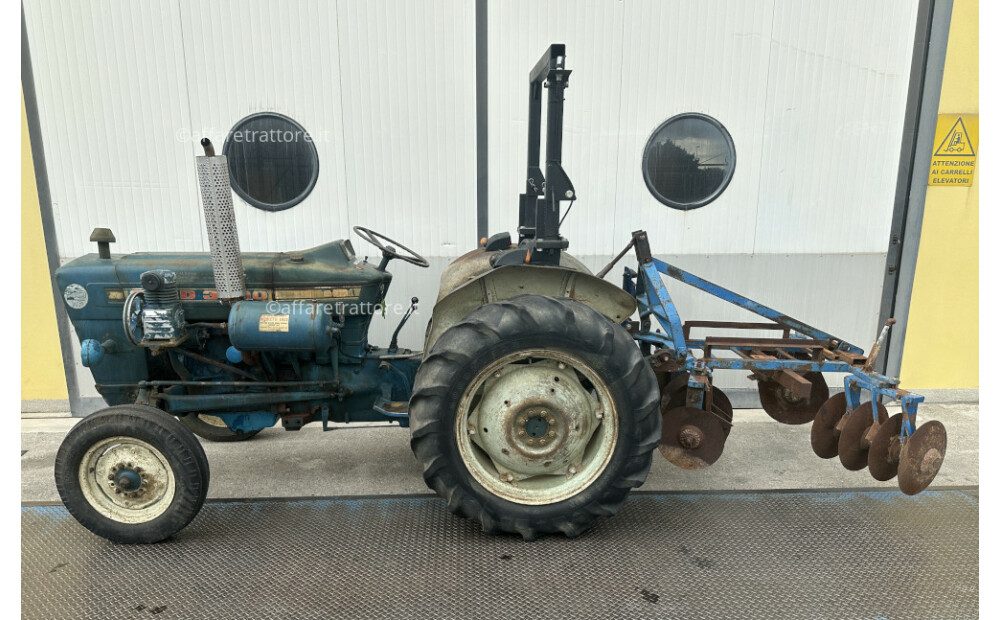 Tracteur Ford 3000 - 50 ch - 12