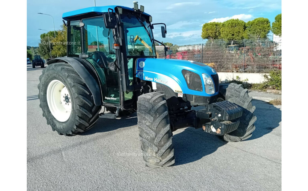 New Holland T4040 DELUXE d'occasion - 1