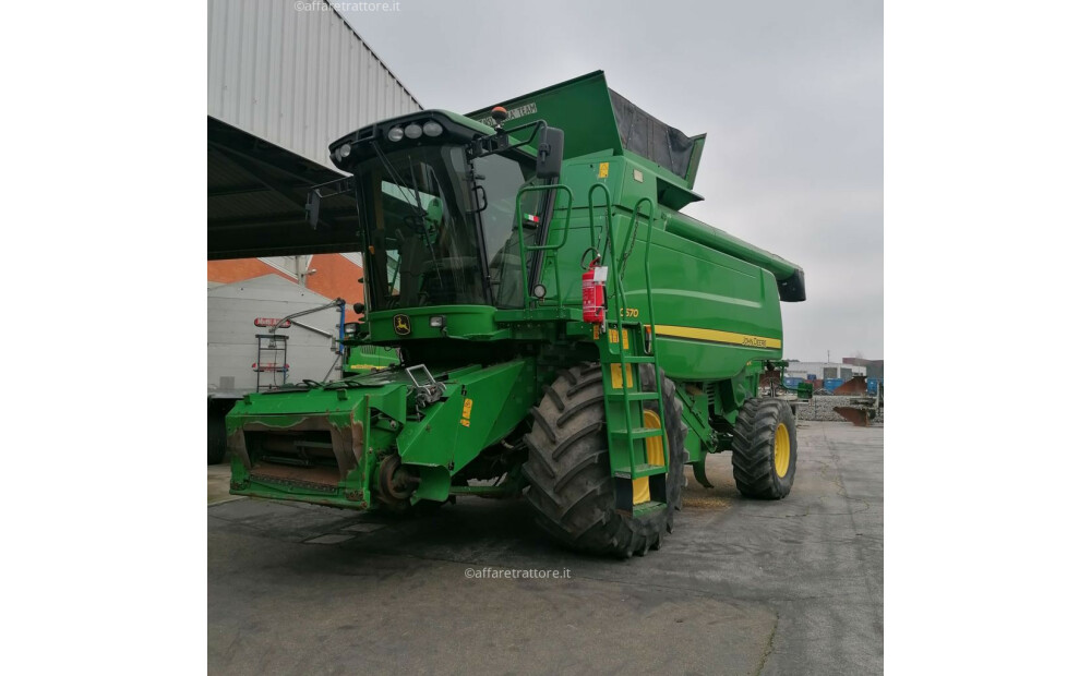 John Deere C670 d'occasion - 2