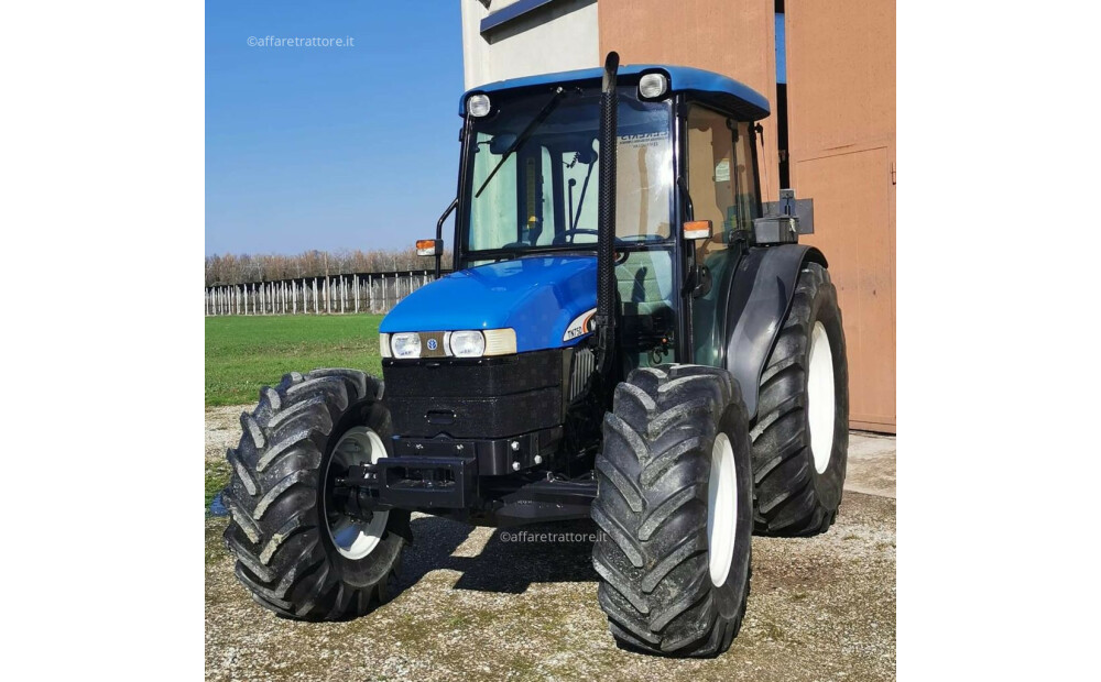 New Holland TND 75 d'occasion - 4