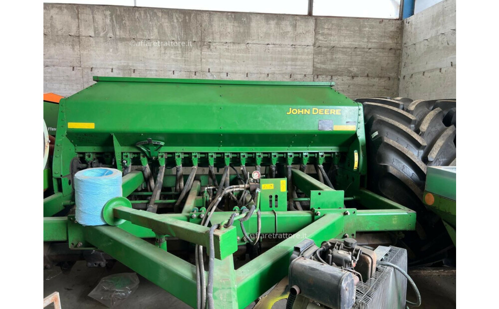 John Deere 1590 d'occasion - 2