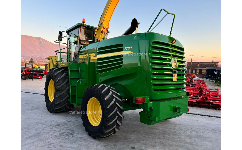 John Deere 7700 D'occasion - 2