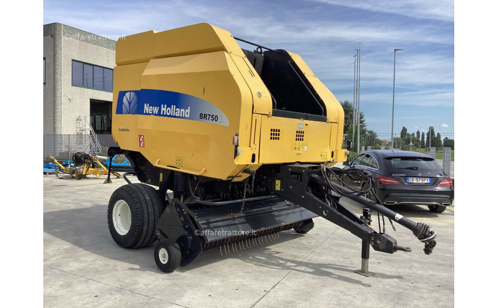 New Holland BR750 Usagé - 9