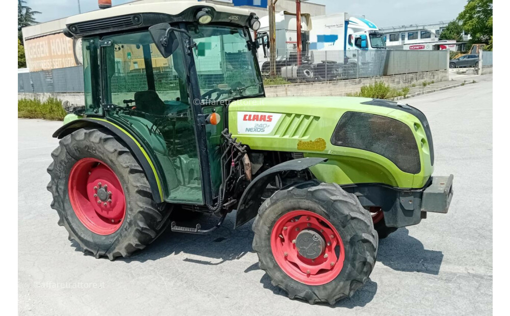 Claas NEXOS 240 F d'occasion - 4