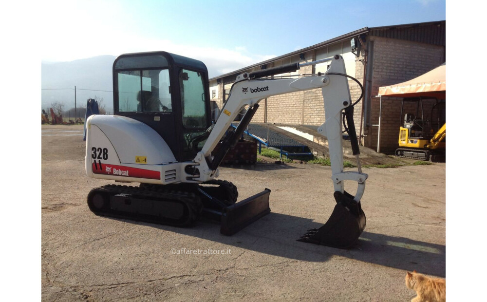 Bobcat 328 d'occasion - 2