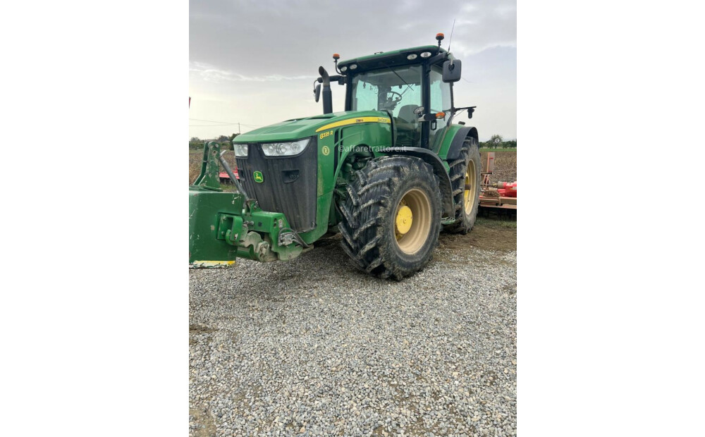 John Deere 8335R D'occasion - 2