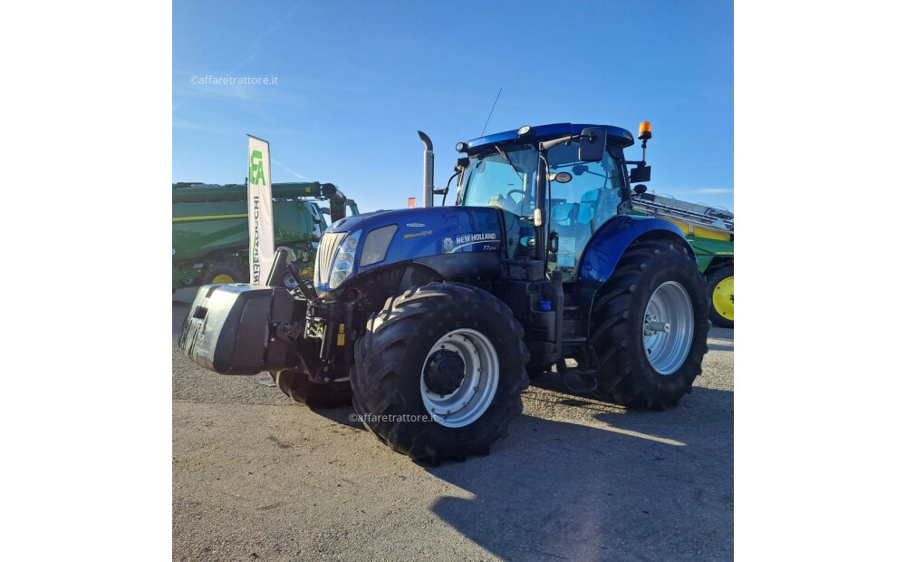 New Holland T7.270 AUTOCOMMAND BLUE POWER Usagé - 1