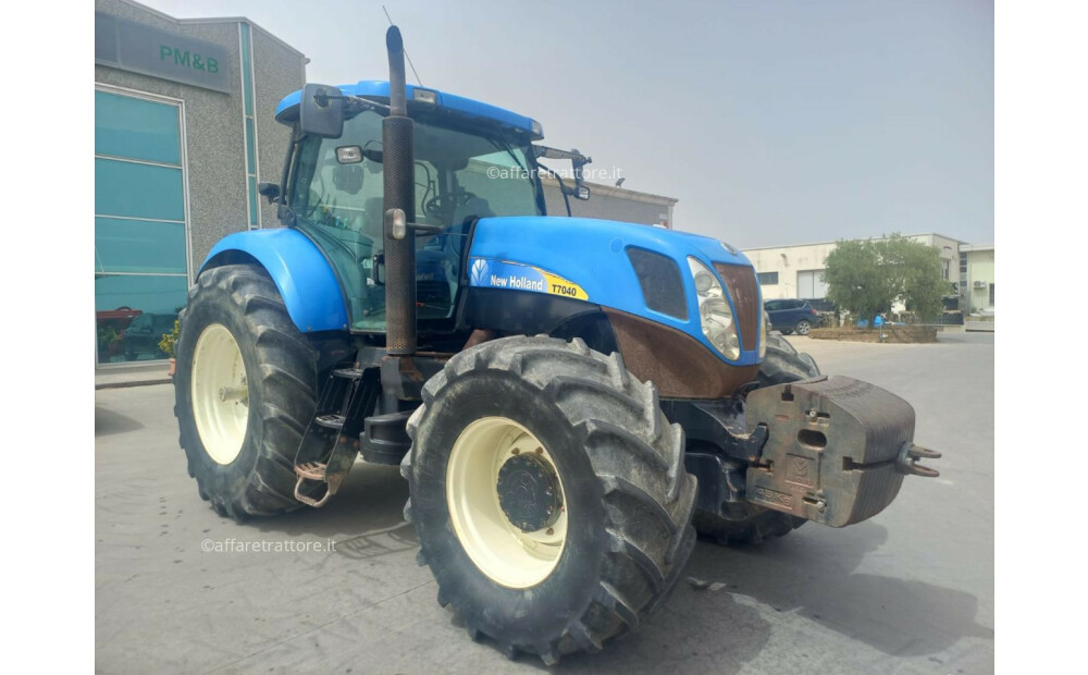 New Holland T7040 D'occasion - 1