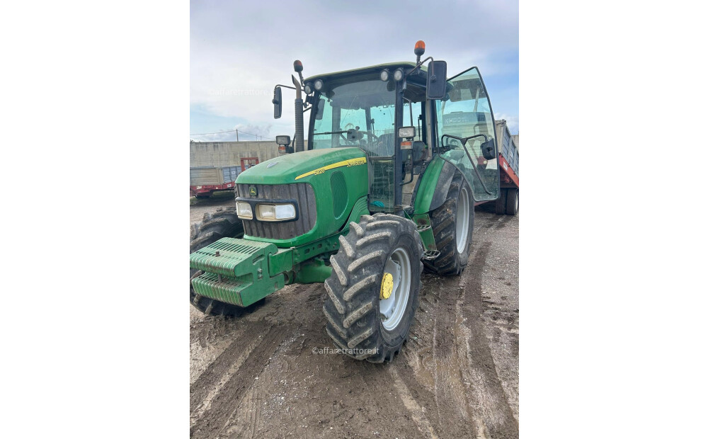 John Deere 5820 D'occasion - 1