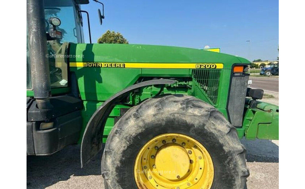 John Deere 8200 d'occasion - 8