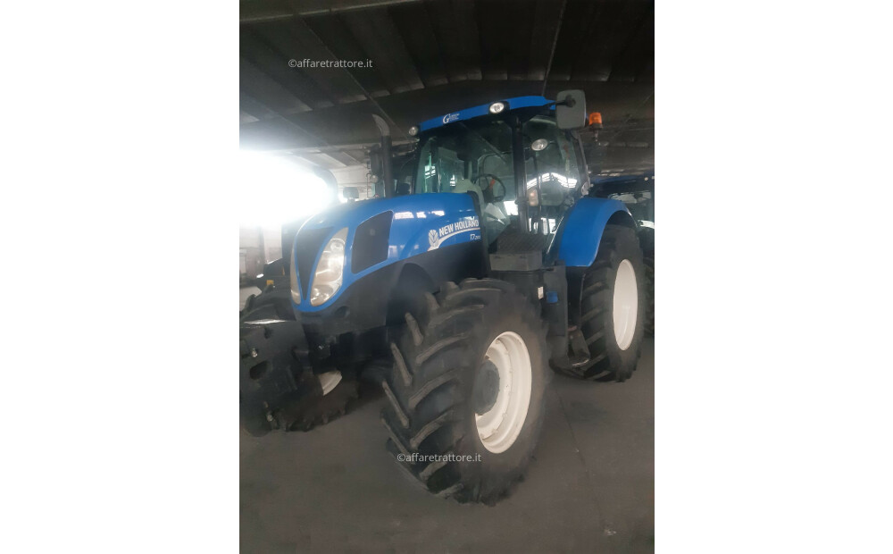 New Holland T7.200 D'occasion - 4