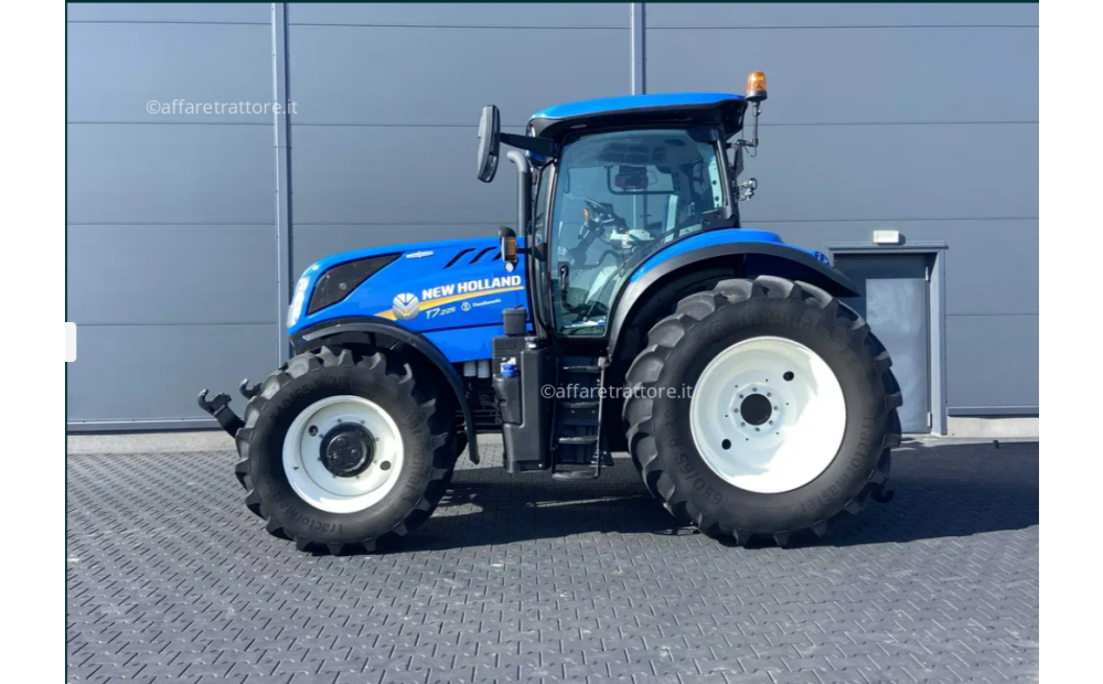 New Holland T7.225 D'occasion - 2