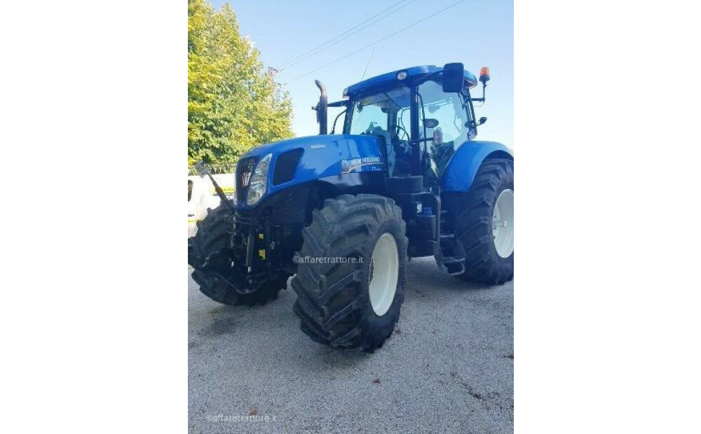 New Holland T7.220 AUTOCOMMAND Usato - 1