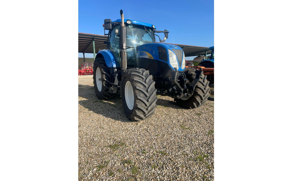 New Holland T6070 D'occasion - 1