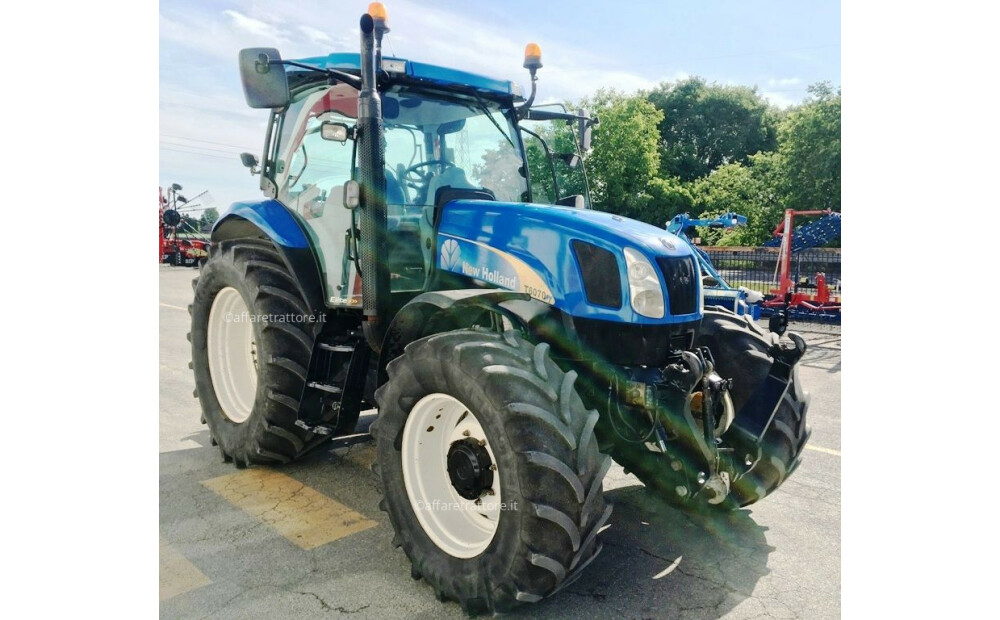 New Holland T6070 ELITE Usato - 2