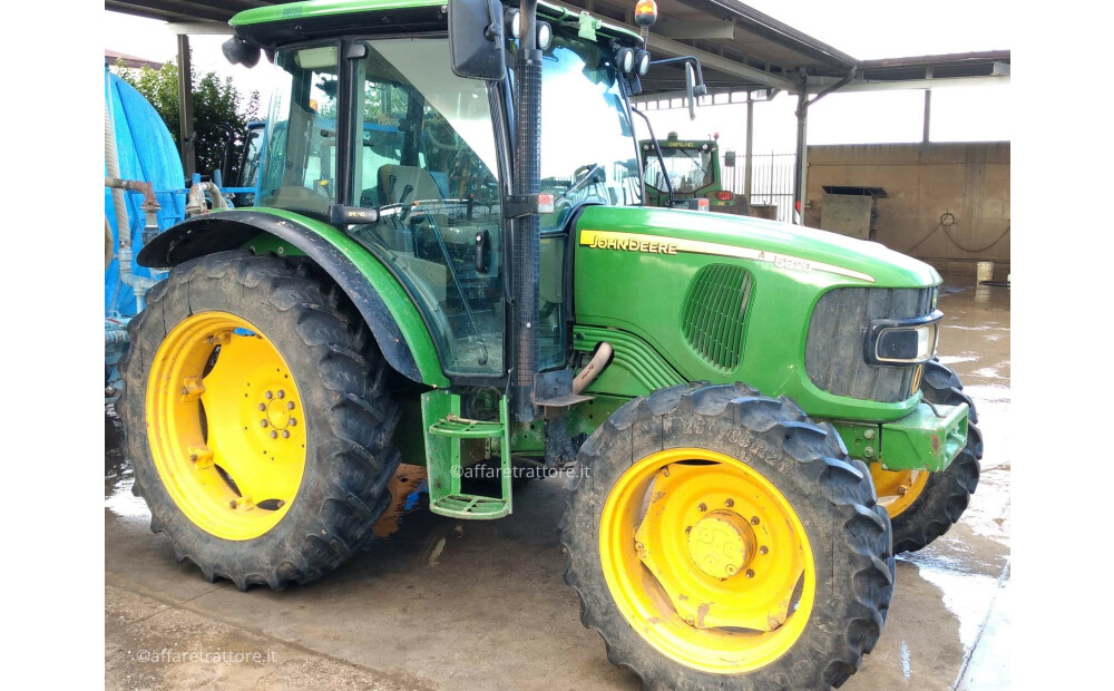 John Deere 5820 Usato - 1