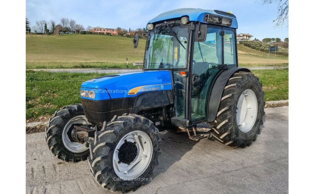 New Holland TN95FA d'occasion - 2