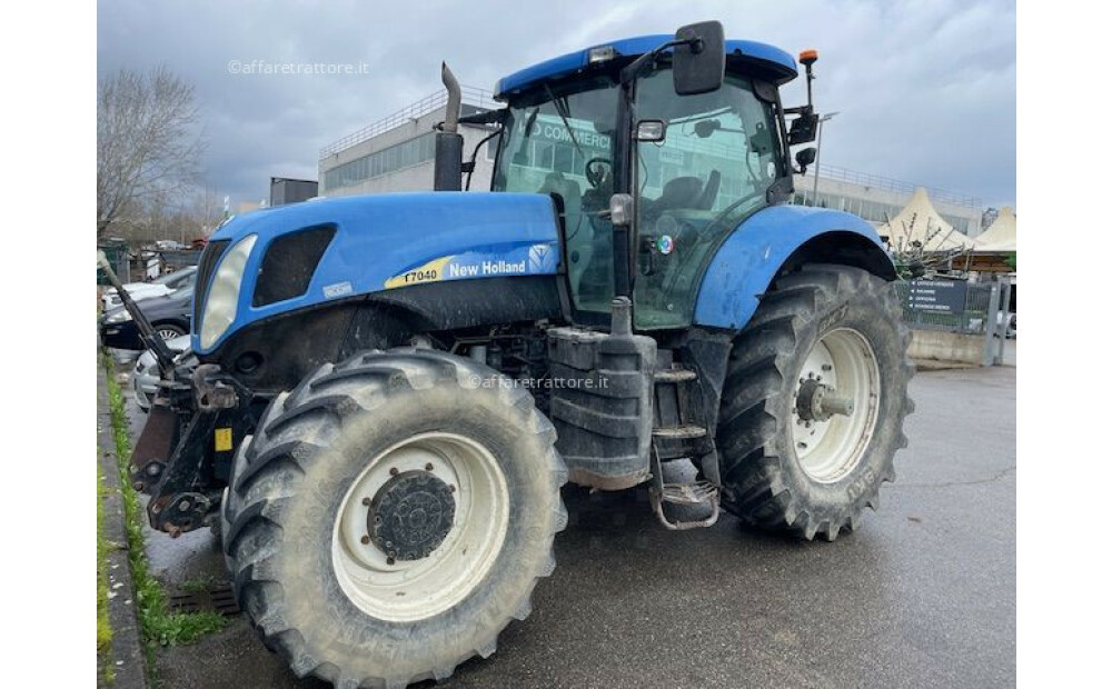 New Holland T7040 d'occasion - 3