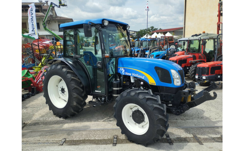 New Holland T4050 D'occasion - 1