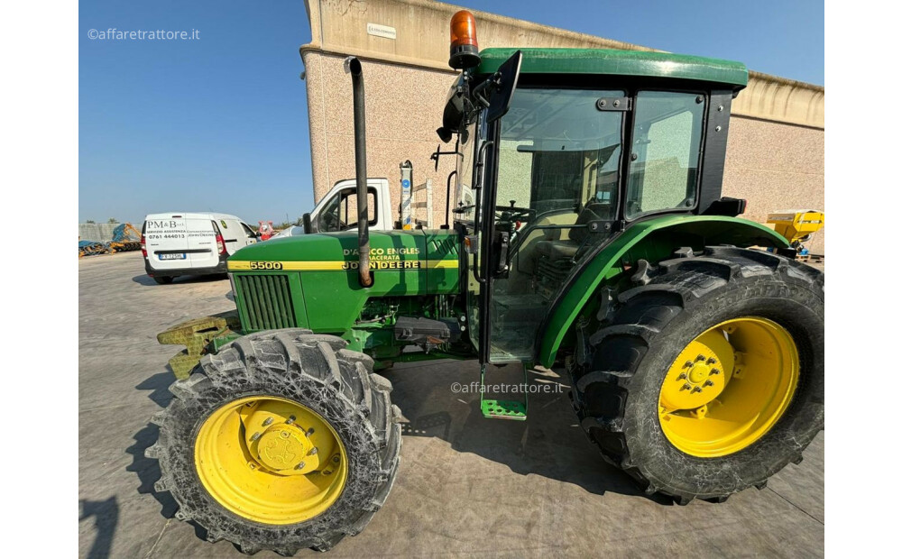 John Deere 5500 d'occasion - 1