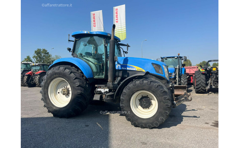 New Holland T7060 D'occasion - 12