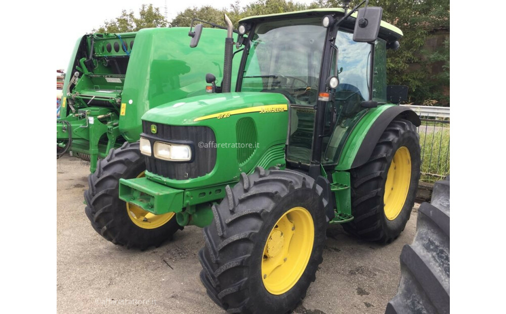 John Deere 5720 d'occasion - 2