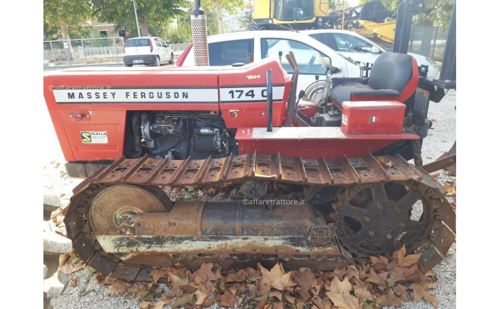 Massey Ferguson 174 d'occasion - 1