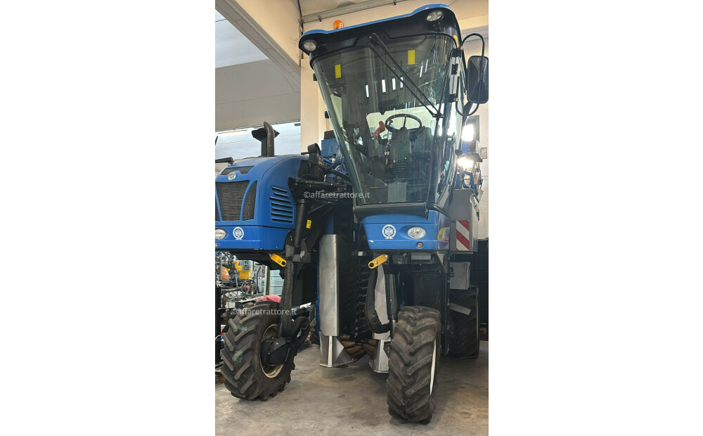 Vendangeuse New Holland Braud 6070VL - 2