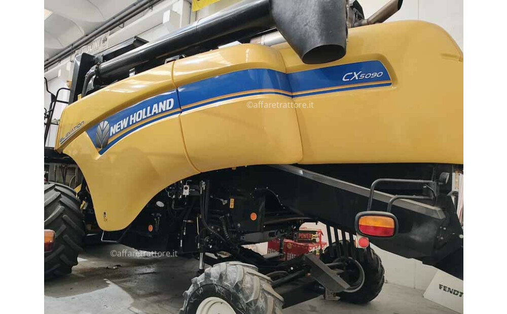 New Holland CX 5090 D'occasion - 2