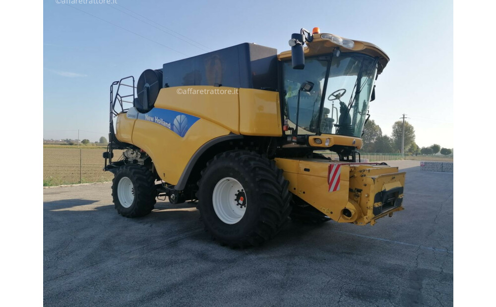 New Holland CR 9060 Usato - 3