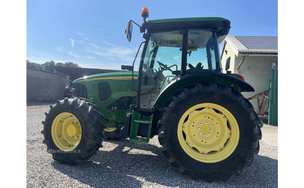 John Deere 5820 D'occasion - 6