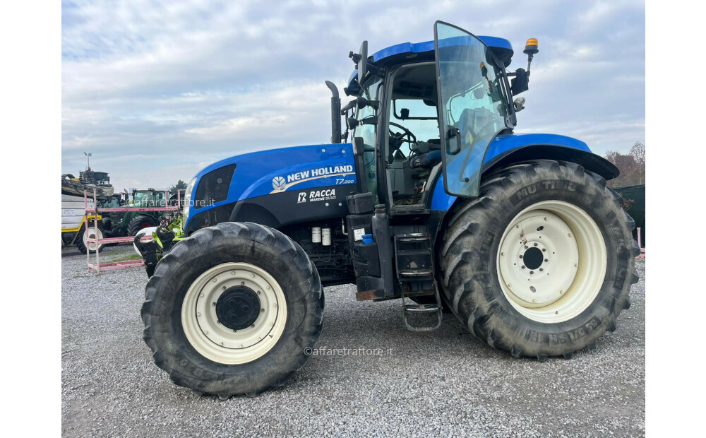 New Holland T7.200 D'occasion - 12