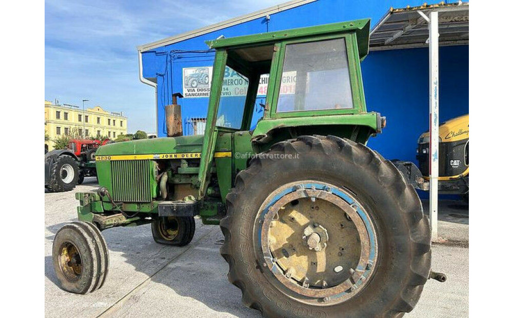 John Deere 4230 Usagé - 11