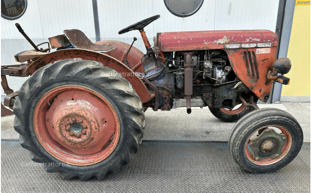 Même tracteur DA30 - 32 ch - 12