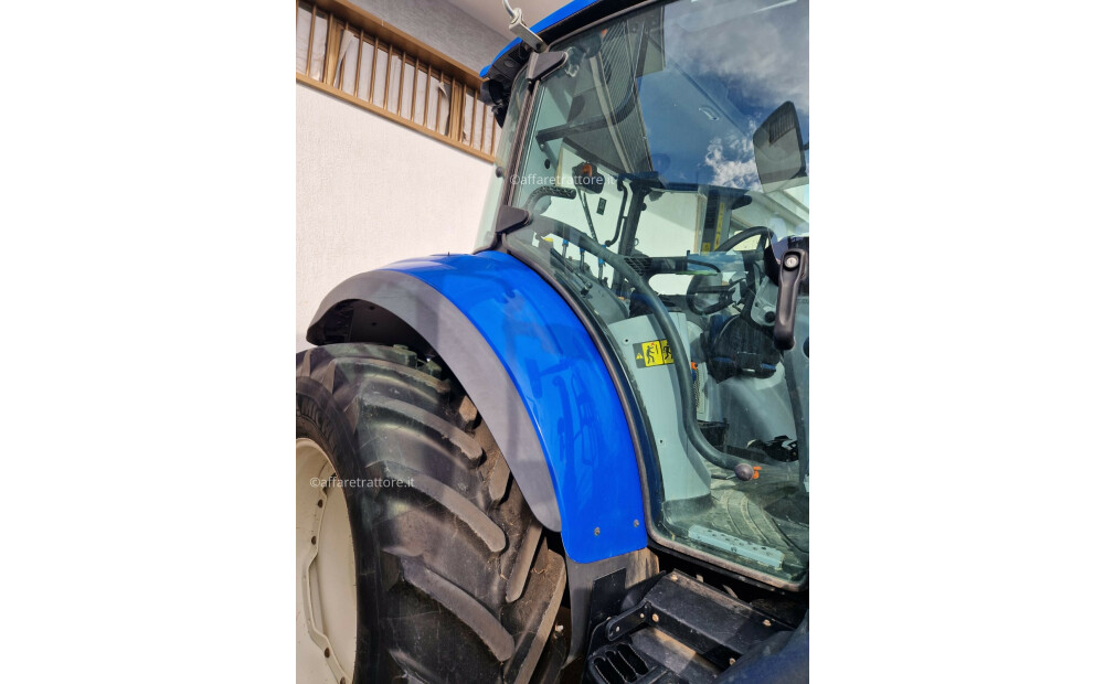 New Holland T5.120 ELECTRO COMMAND D'occasion - 4