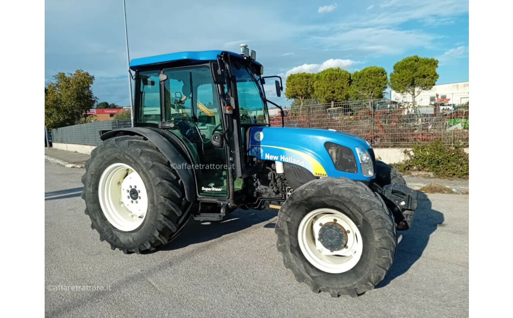 New Holland T4040 DELUXE d'occasion - 3