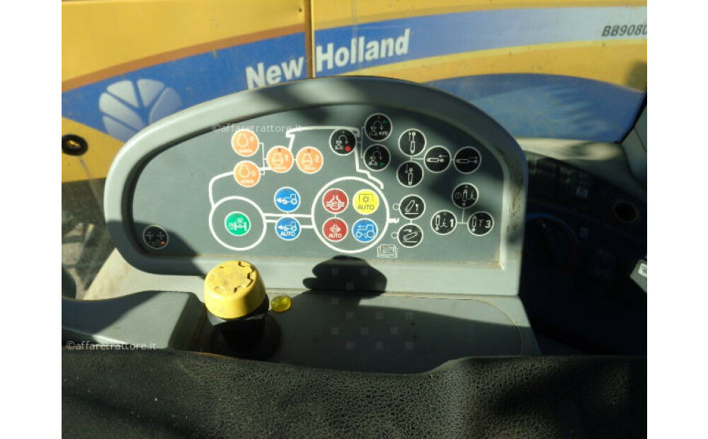 New Holland T8.390 Usagé - 11