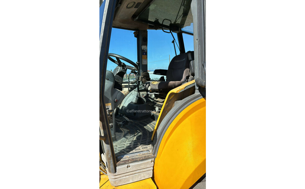 NEW HOLLAND B115-4PS D'occasion - 2