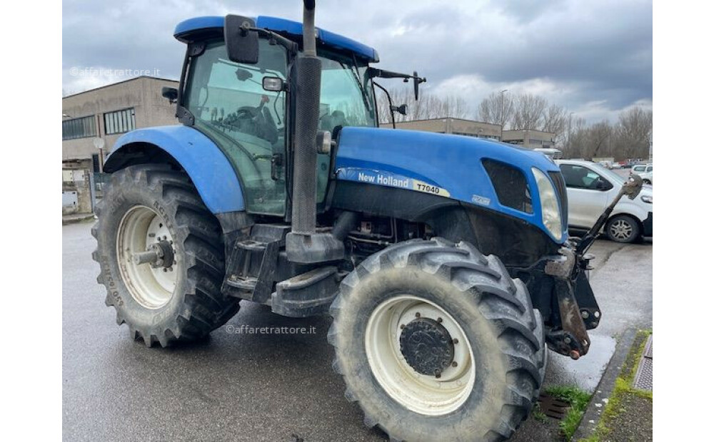 New Holland T7040 d'occasion - 2