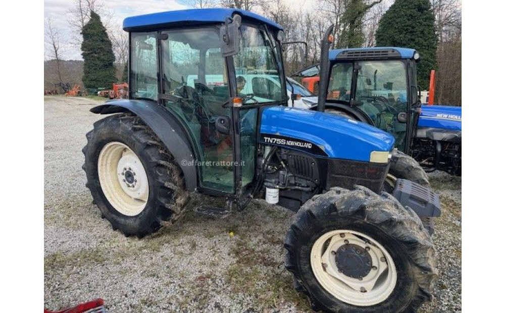 New Holland TND 75 d'occasion - 8