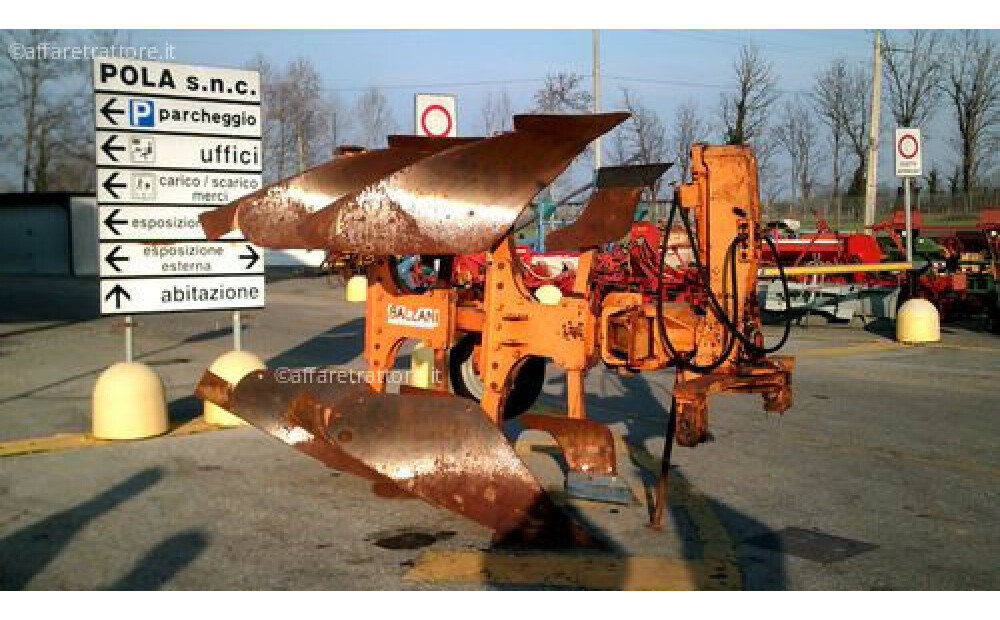 ASSORTIMENT DE CHARRUES DEUX ÉTAGES HYDRAULIQUES ET MÉCANIQUES UTILISÉES - 1