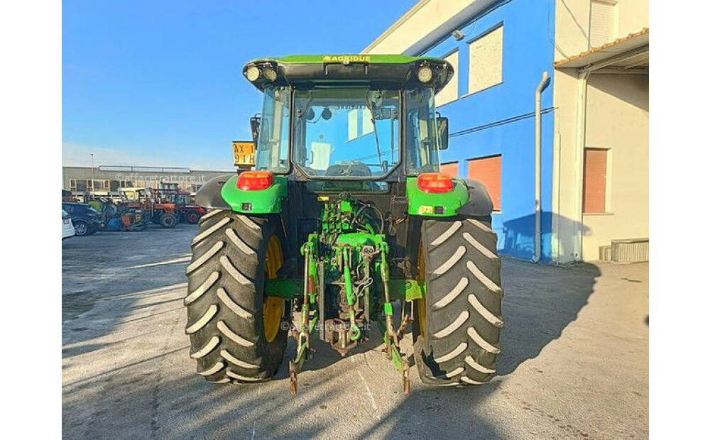 John Deere 5820 d'occasion - 8