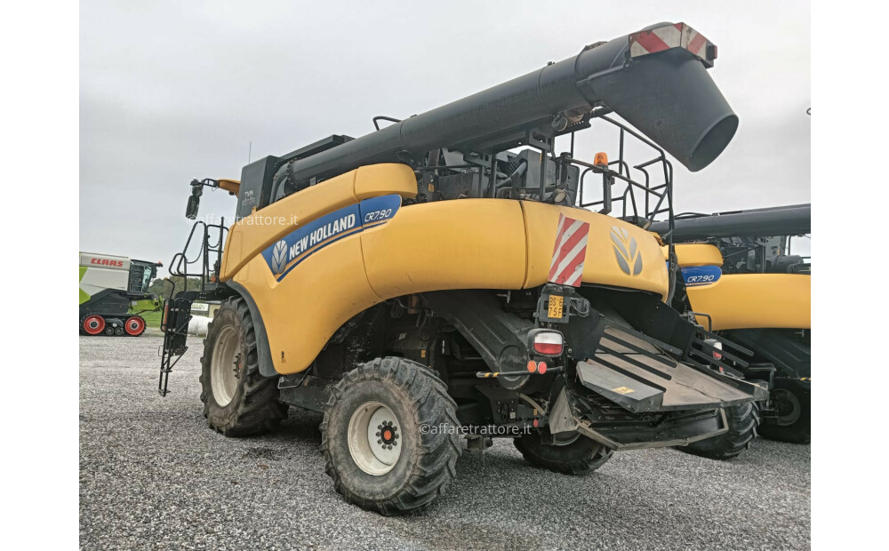 New Holland CR 7.90 D'occasion - 10