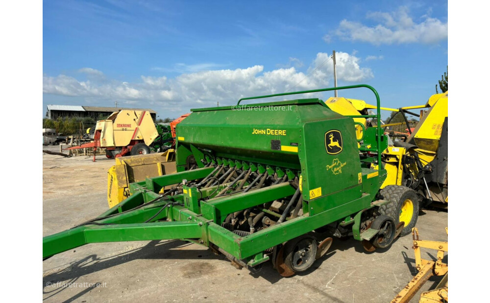 John Deere 1590 d'occasion - 2