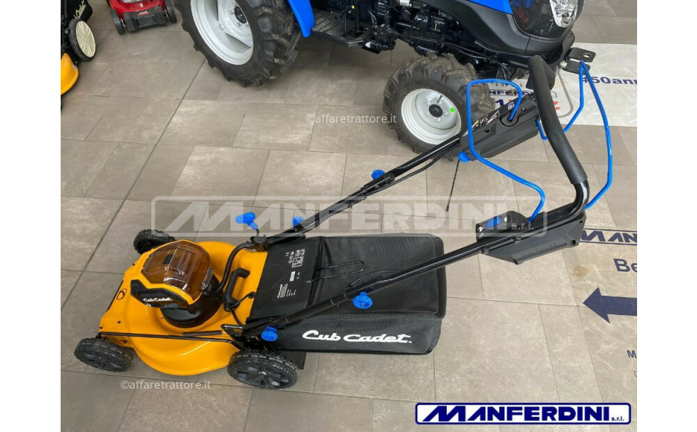 Tracteur de pelouse Cubcadet LM5 E 51R Neuf - 6